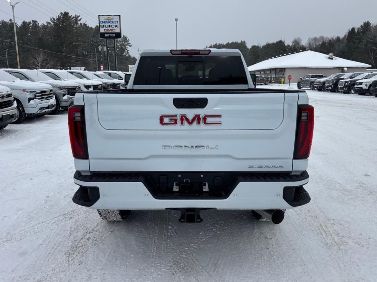 2026 GMC SIERRA 2500HD Crew Cab Standard Box 4-Wheel Drive Denali Photo