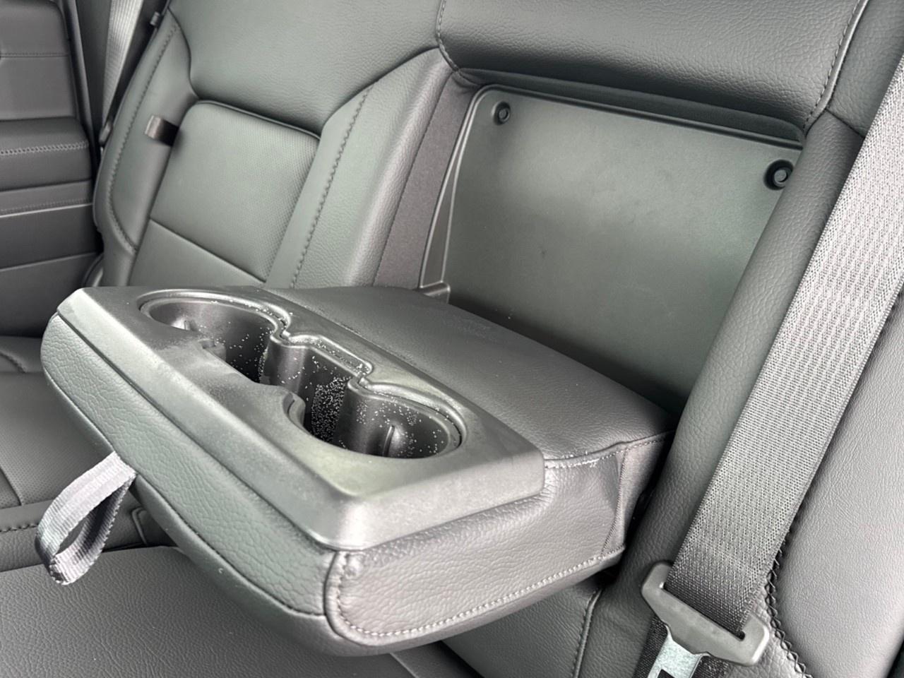 2026 GMC SIERRA 2500HD Crew Cab Standard Box 4-Wheel Drive Denali Photo