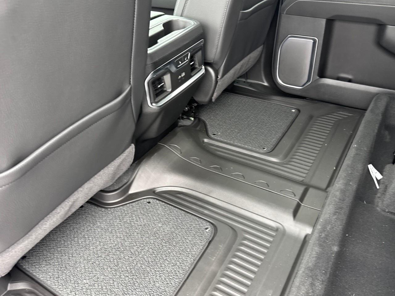 2026 GMC SIERRA 2500HD Crew Cab Standard Box 4-Wheel Drive Denali Photo