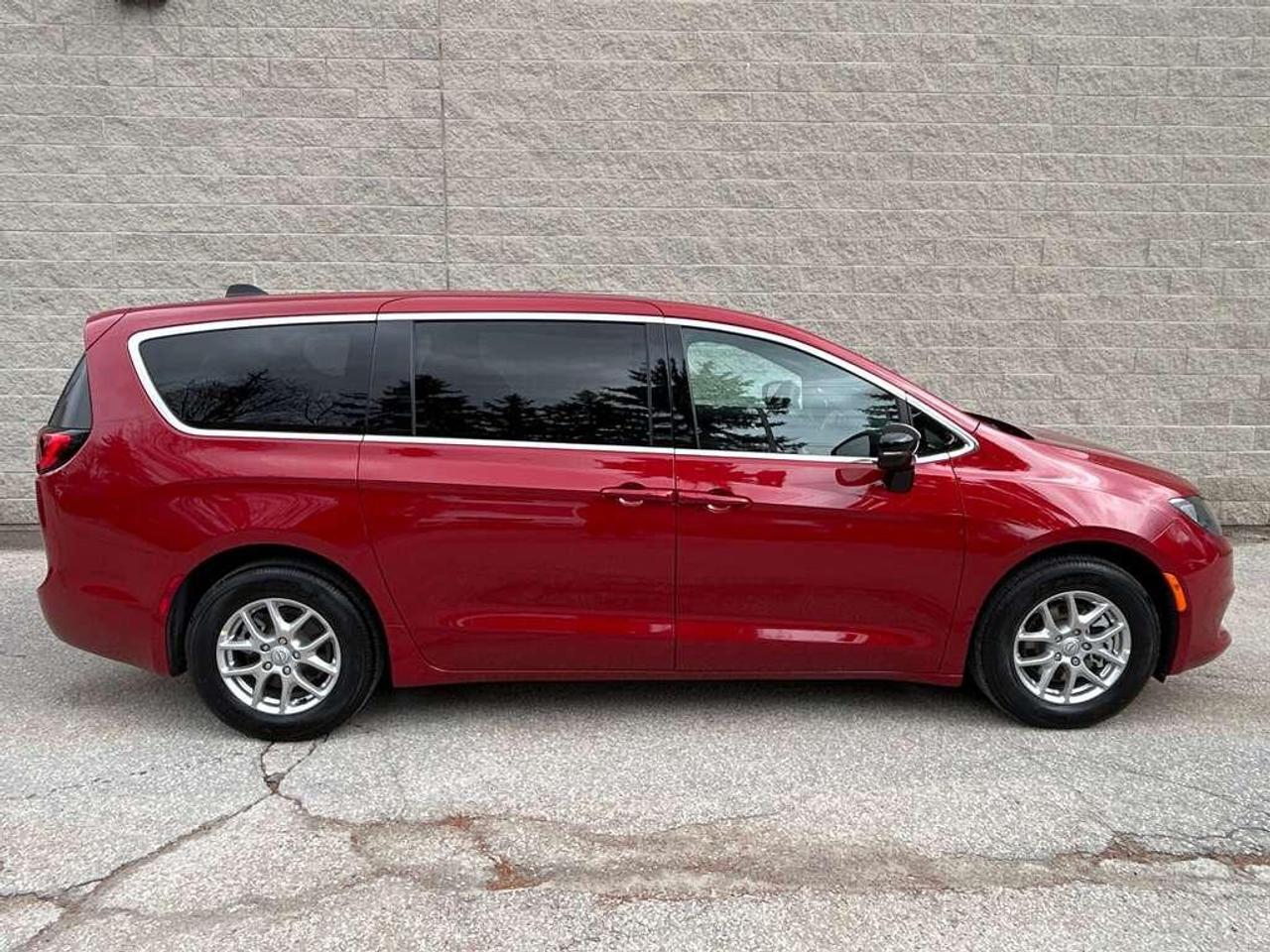 2026 Chrysler Grand Caravan SXT Front-Wheel Drive Passenger Van Photo