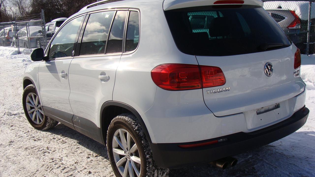 2017 Volkswagen Tiguan 4MOTION 4dr Wolfsburg Edition*Excellent Condition! Photo