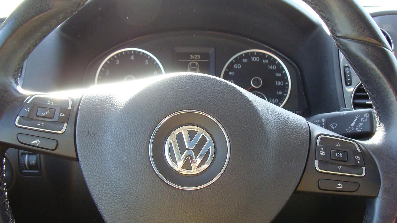 2017 Volkswagen Tiguan 4MOTION 4dr Wolfsburg Edition*Excellent Condition! Photo