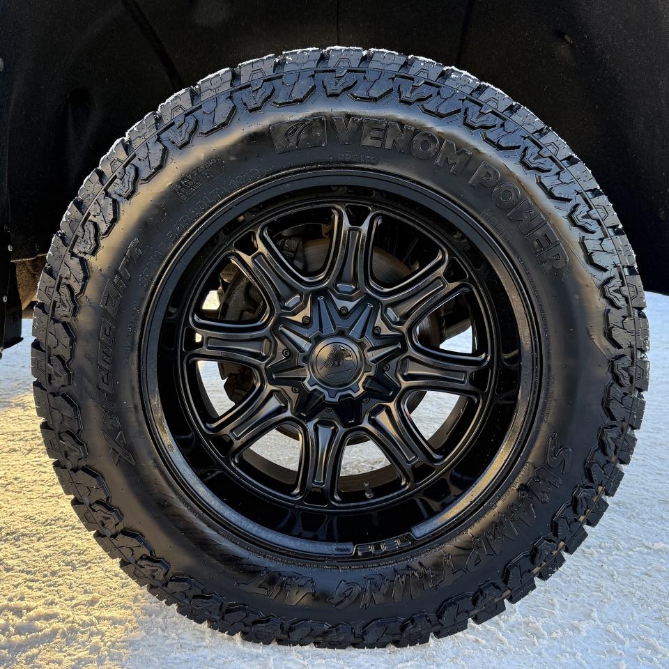 2021 GMC SIERRA 2500HD AT-4 BDS LIFT/WEEL/TIRE PKG Photo