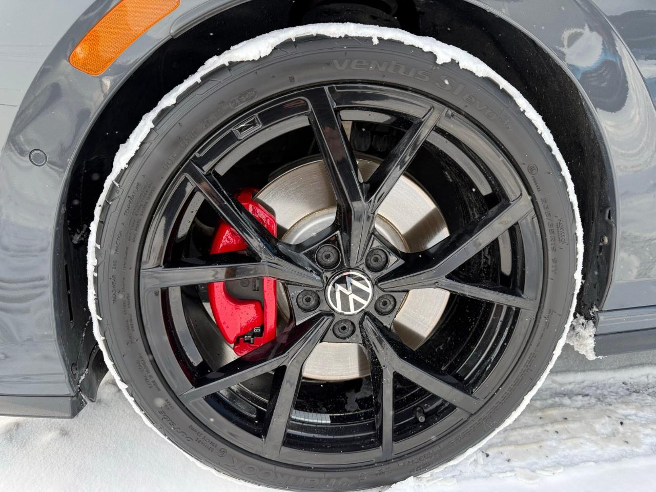 2024 Volkswagen Golf GTI 380 Performance Manual Photo