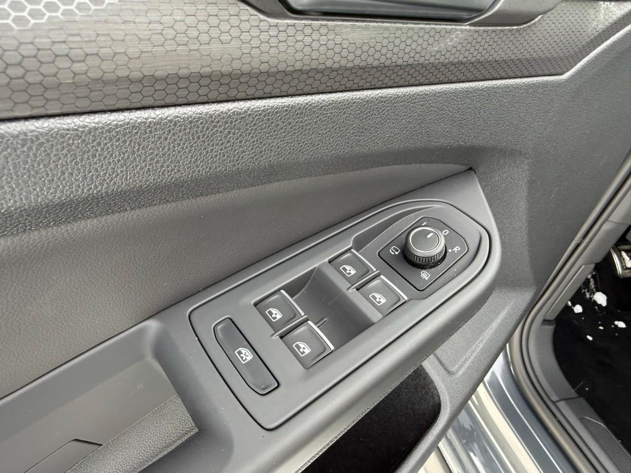 2024 Volkswagen Golf GTI 380 Performance Manual Photo