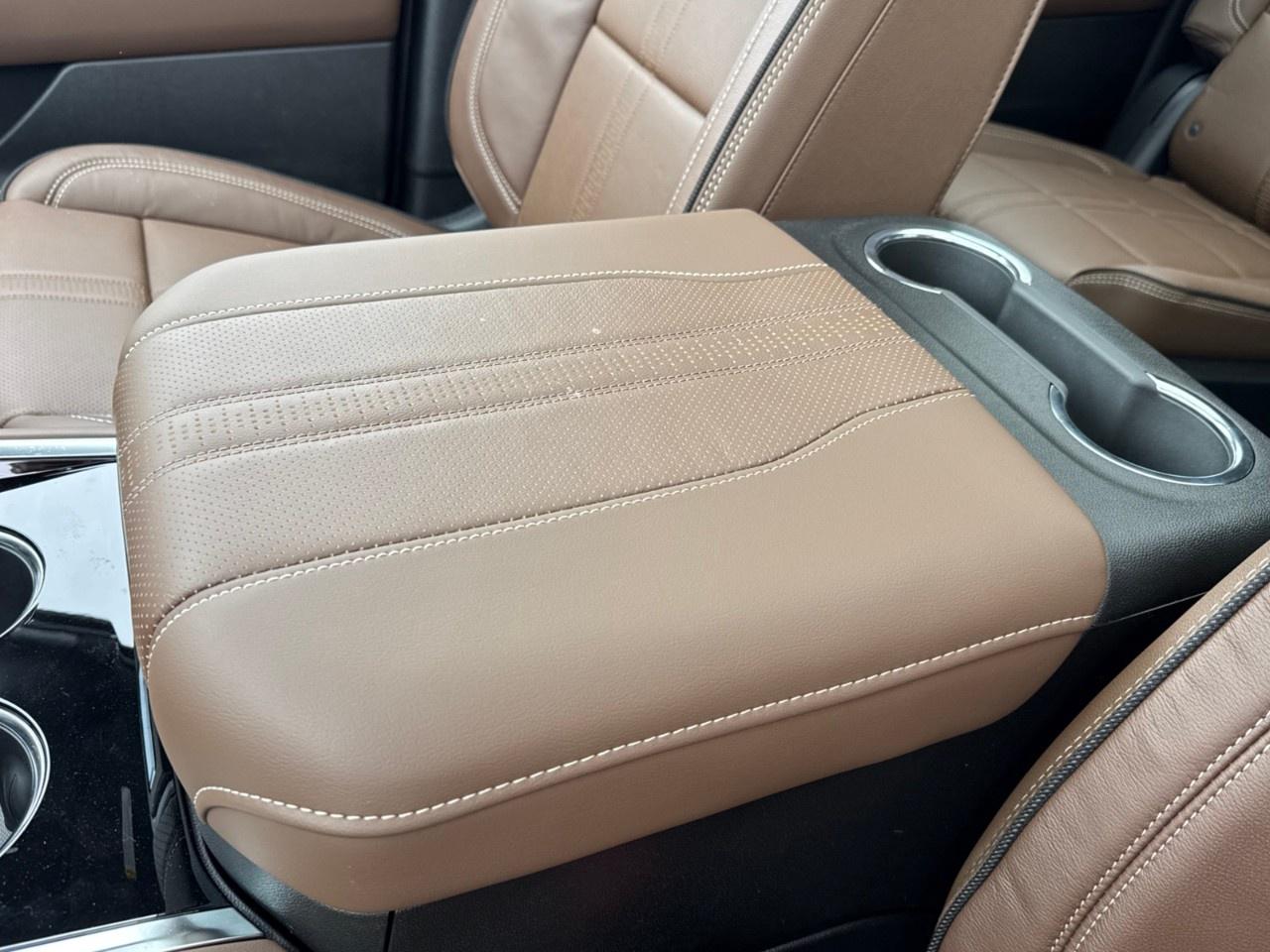 2026 Chevrolet Suburban 4WD 4dr High Country Photo