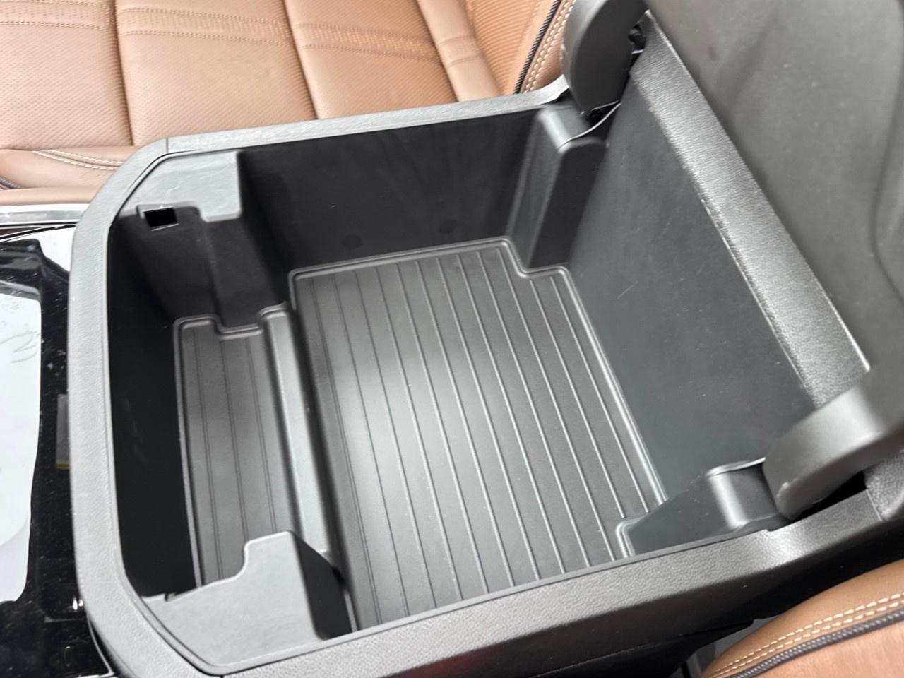 2026 Chevrolet Suburban 4WD 4dr High Country Photo