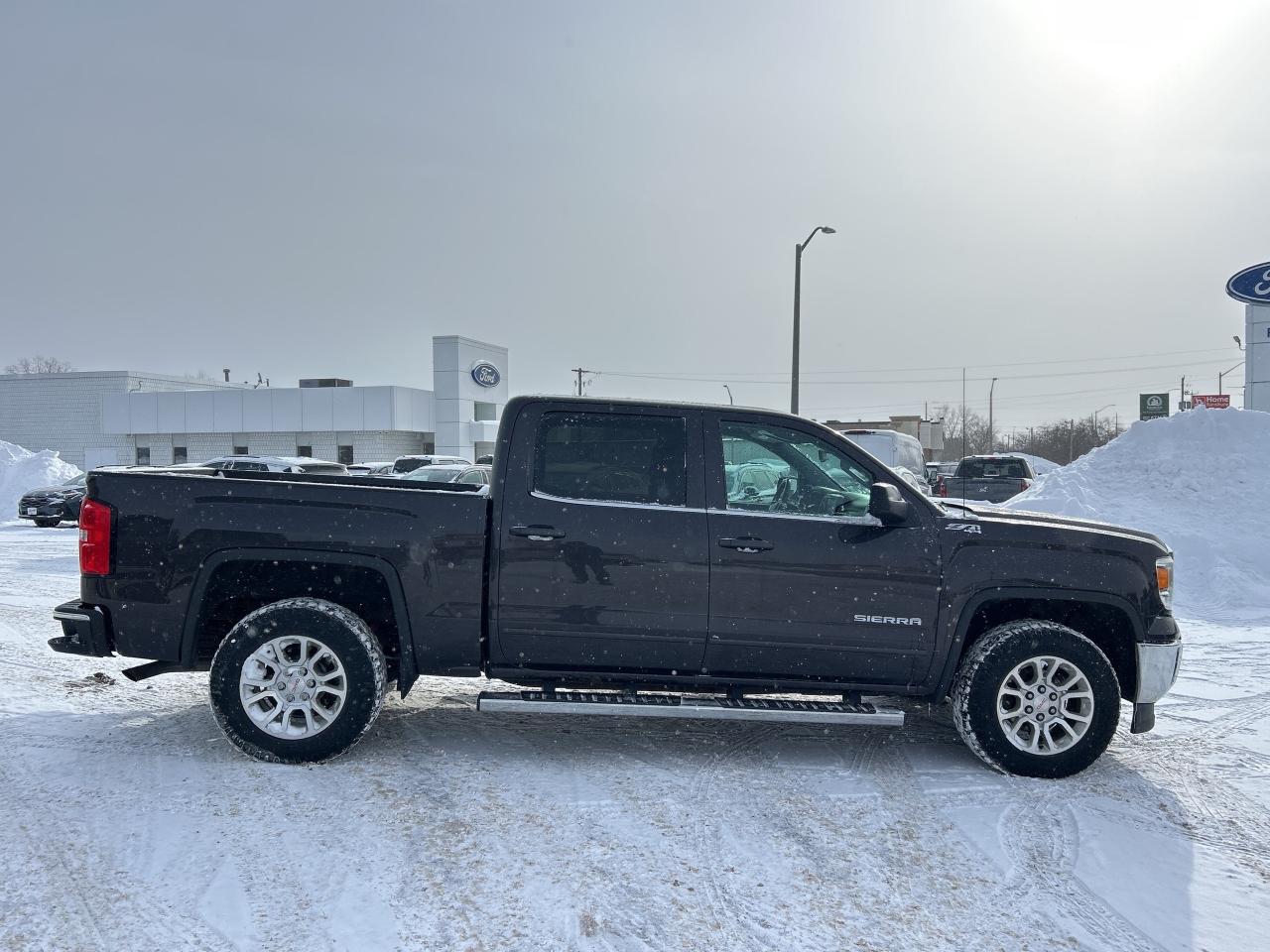 2015 GMC Sierra 1500 SLE 5.3L 4x4 REMOTE START CALL NAPANEE613-354-2100 Photo