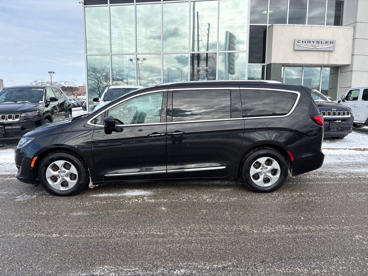 2017 Chrysler Pacifica Touring-L Plus Passenger Van Photo2