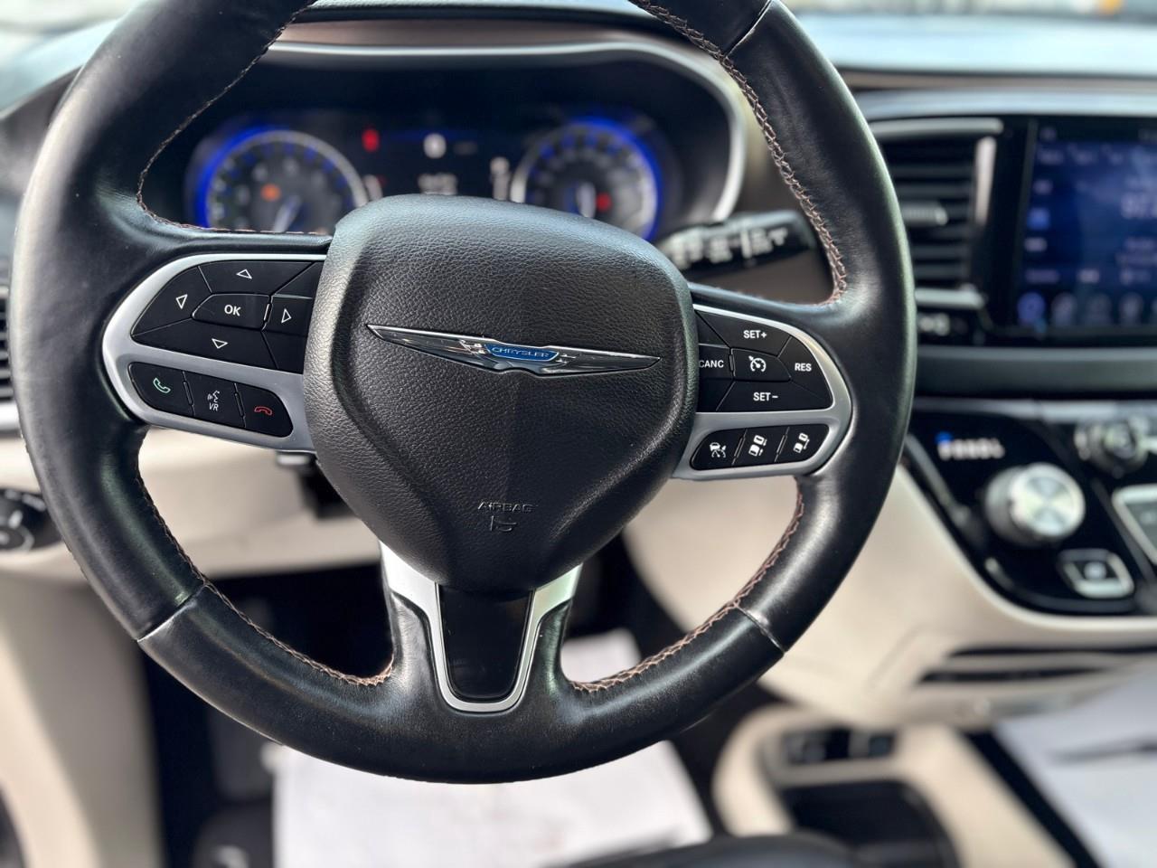 2017 Chrysler Pacifica Touring-L Plus Passenger Van Photo