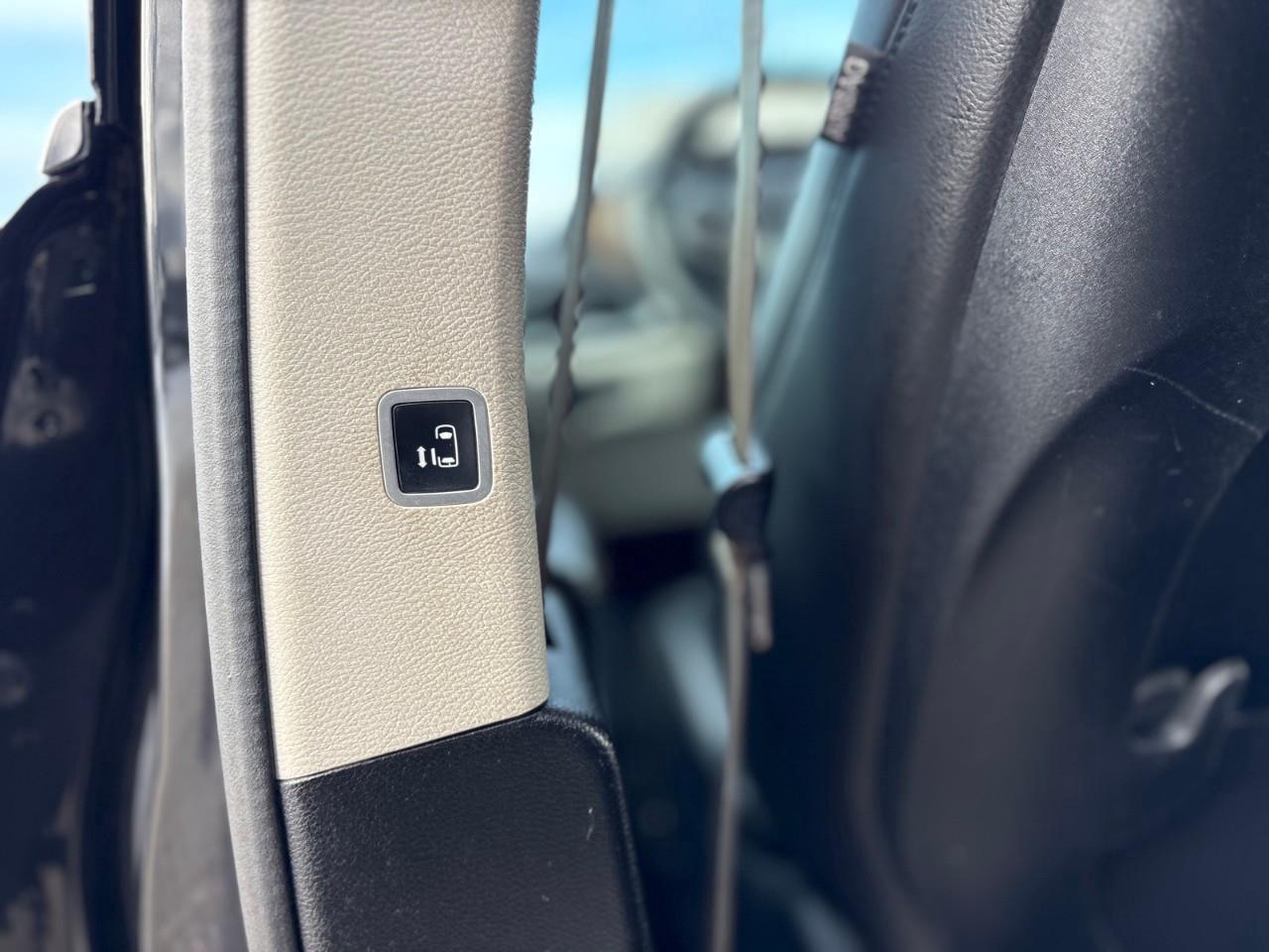 2017 Chrysler Pacifica Touring-L Plus Passenger Van Photo