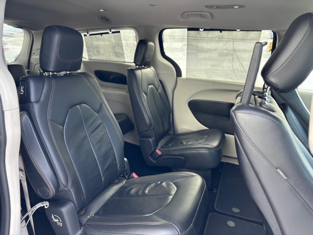 2017 Chrysler Pacifica Touring-L Plus Passenger Van Photo