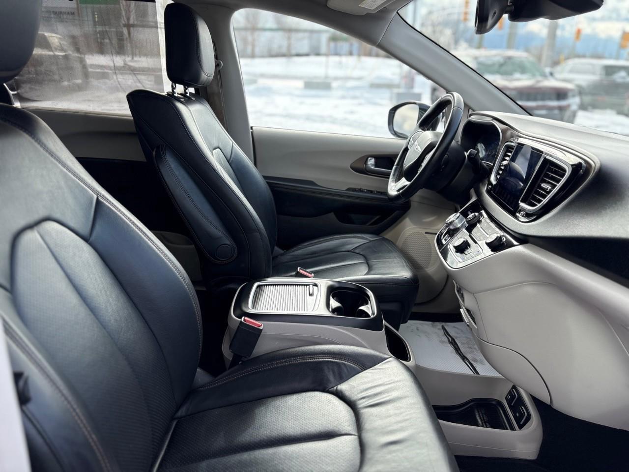 2017 Chrysler Pacifica Touring-L Plus Passenger Van Photo