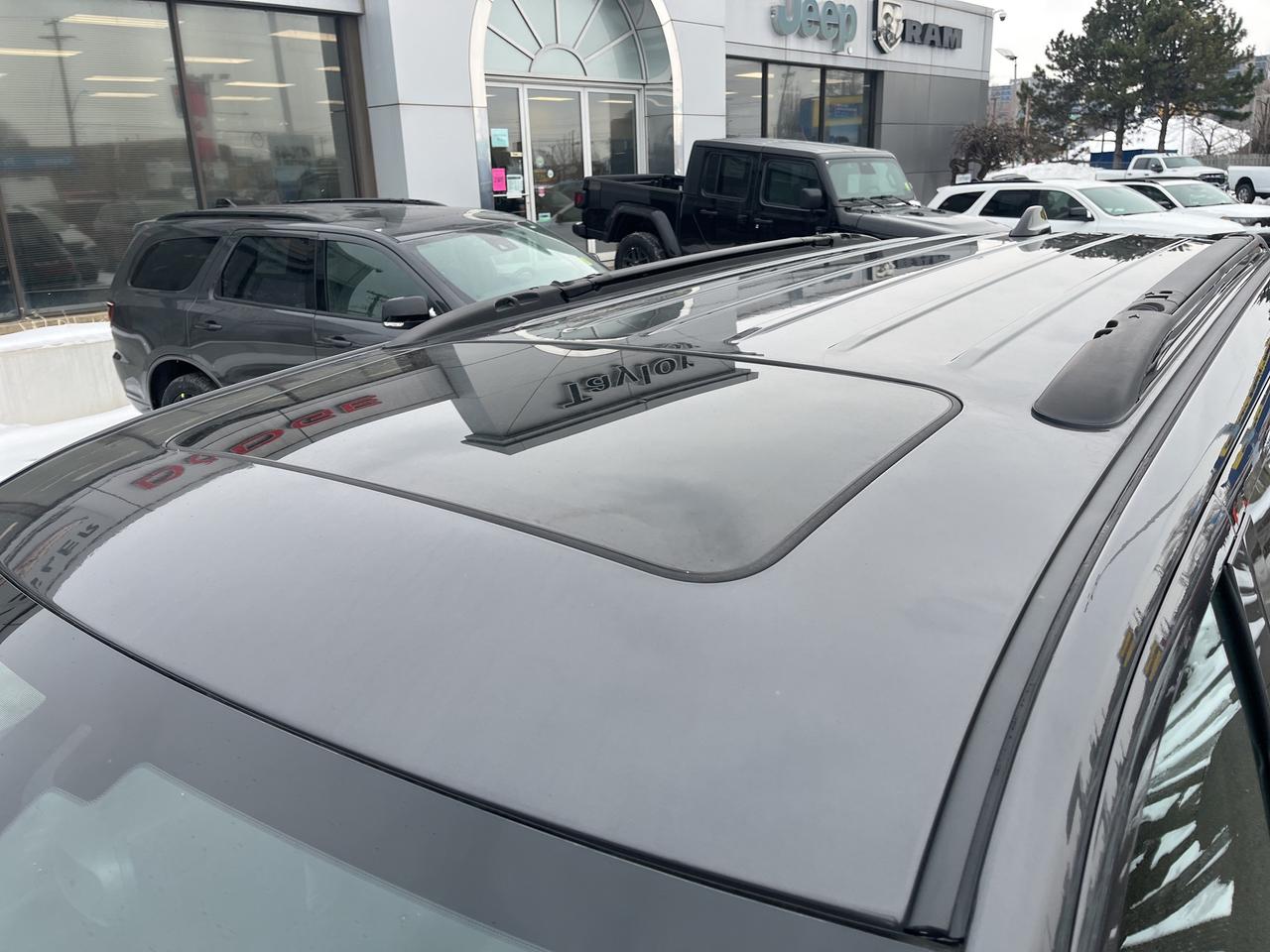 2025 Dodge Durango R-T AWD 5.7L HEMI V8 *SUNROOF *NAVI *LEATHER Photo