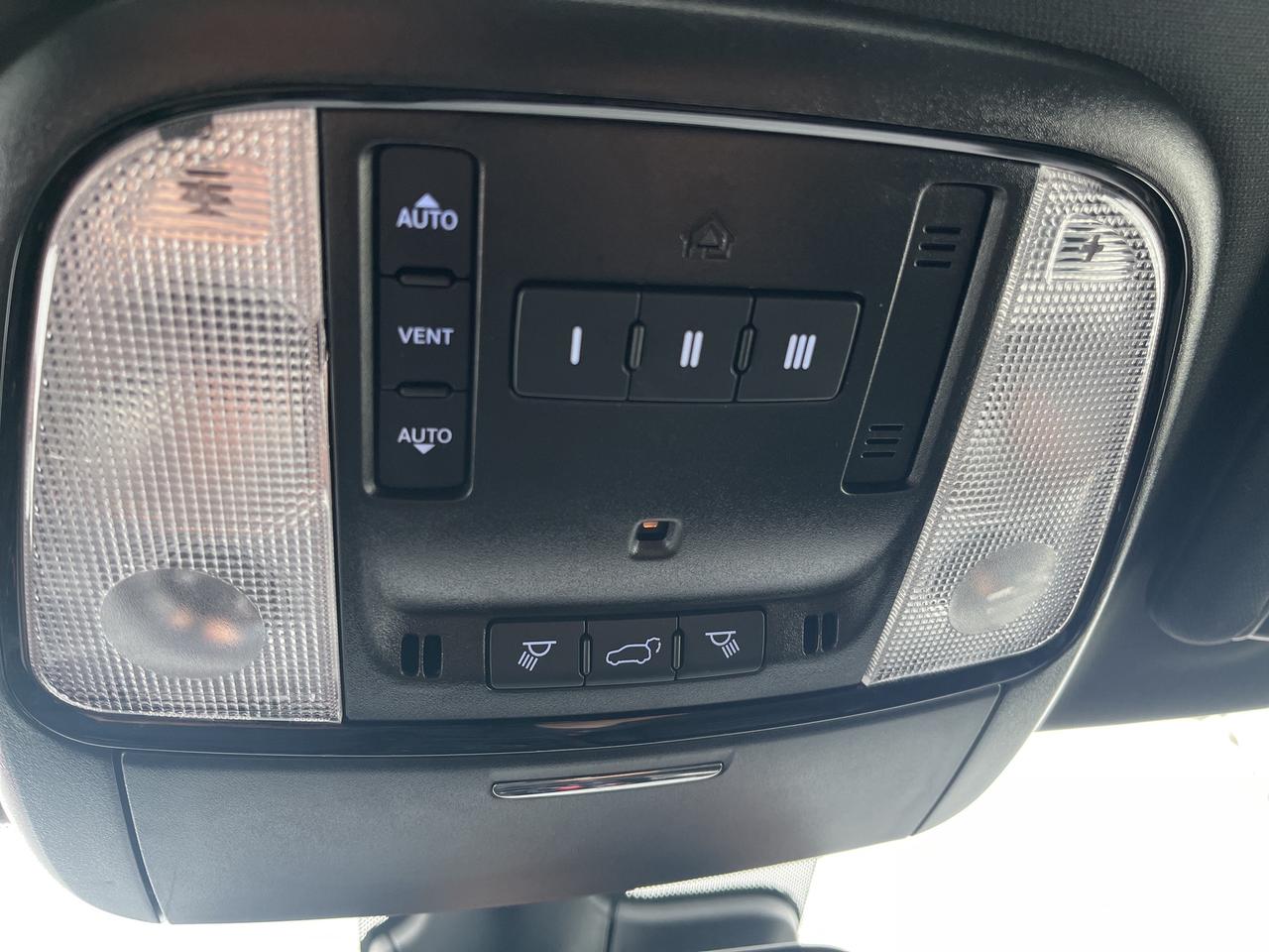 2025 Dodge Durango R-T AWD 5.7L HEMI V8 *SUNROOF *NAVI *LEATHER Photo