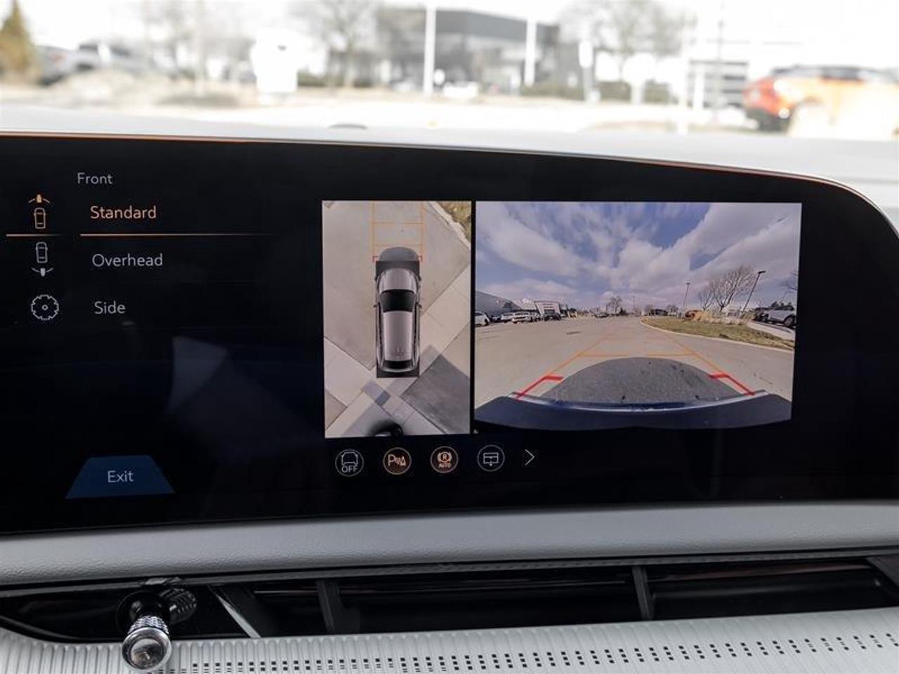 2026 Cadillac OPTIQ Premium Luxury 4dr Photo