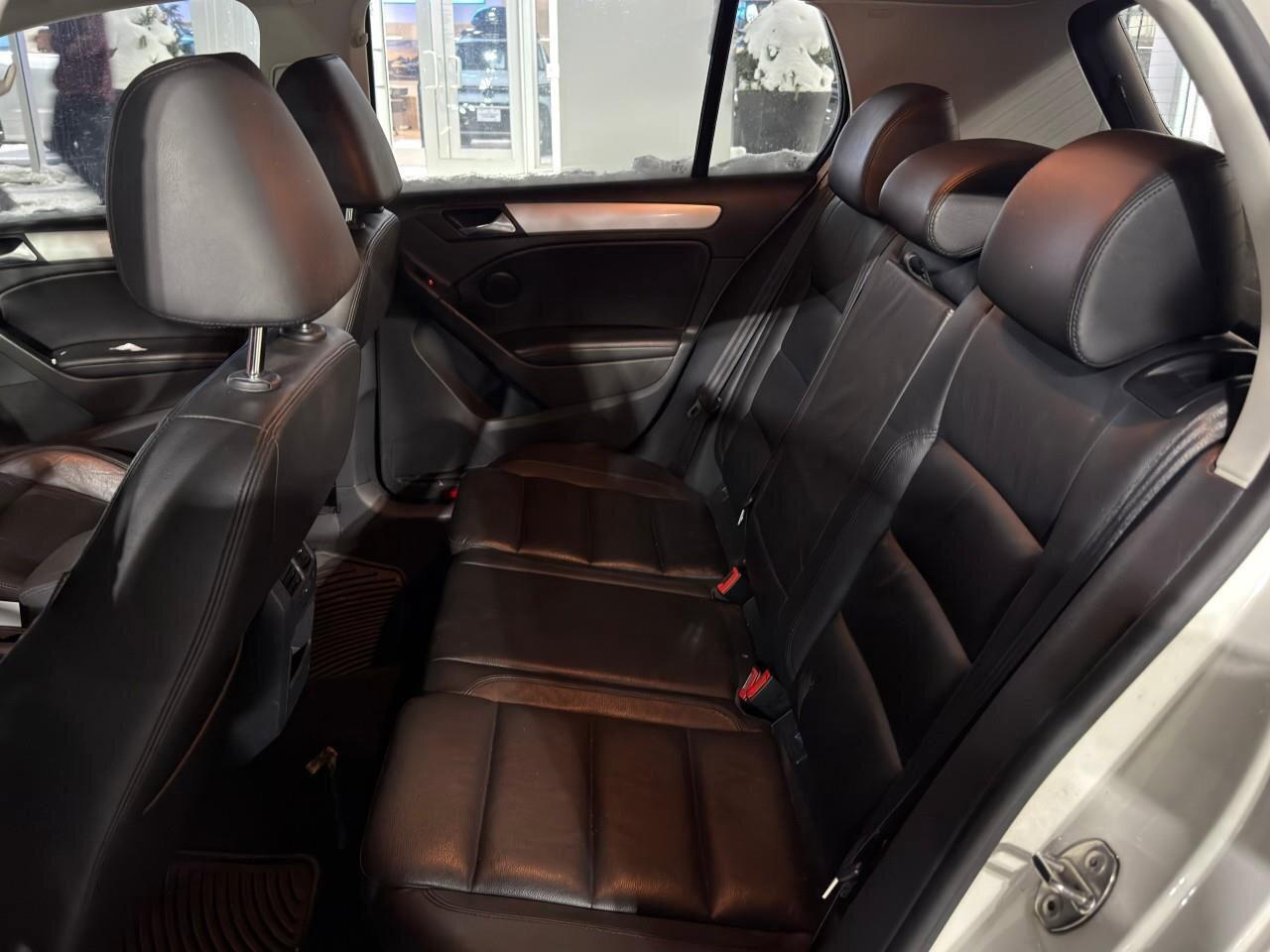 2013 Volkswagen Golf  Photo