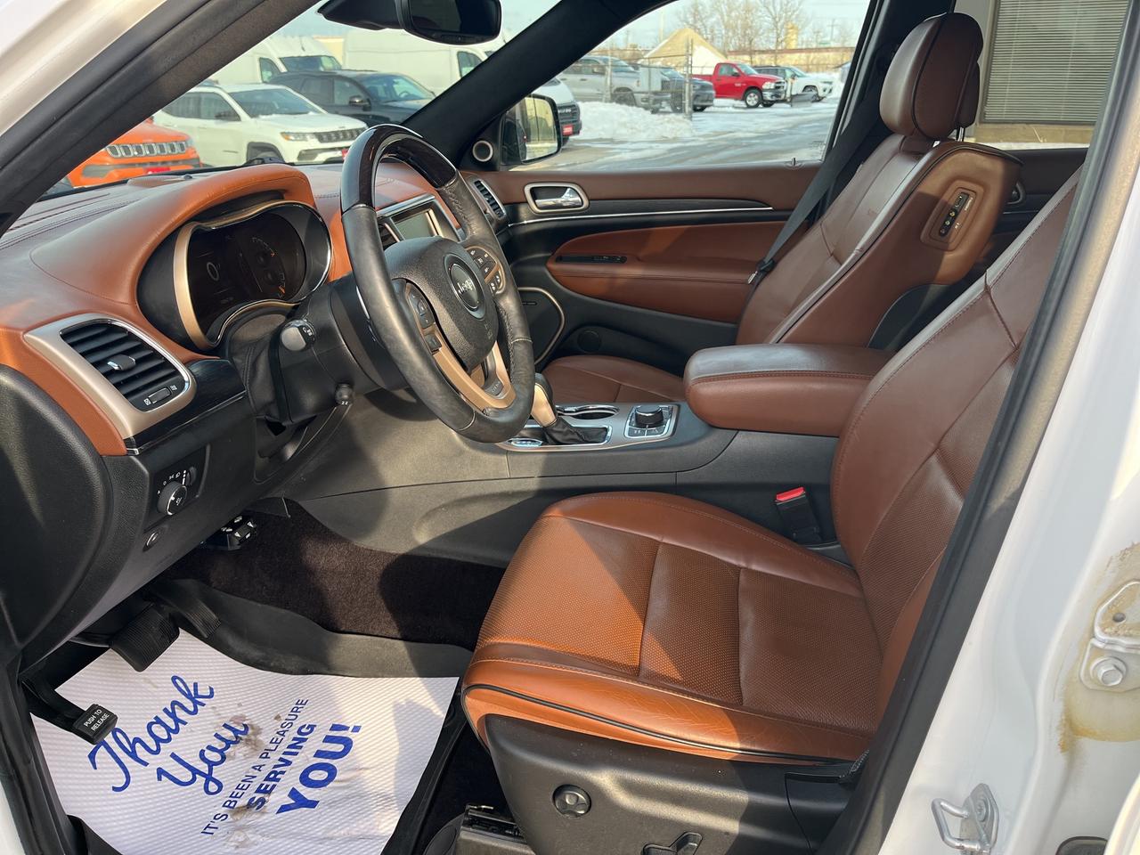 2017 Jeep Grand Cherokee Summit 4x4 HEMI V8 *NAVI *SUNROOF *LTHR *TOW Photo