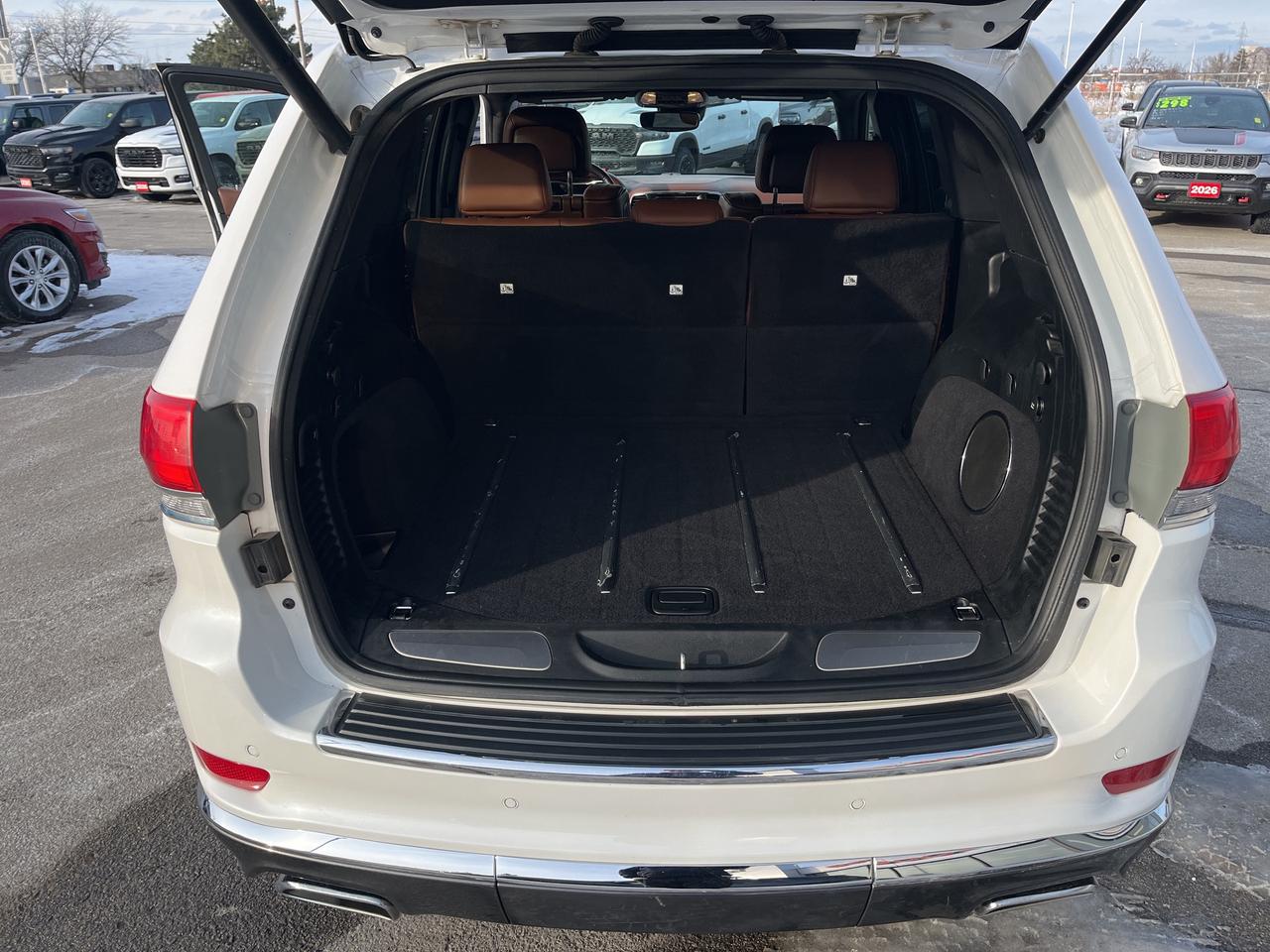 2017 Jeep Grand Cherokee Summit 4x4 HEMI V8 *NAVI *SUNROOF *LTHR *TOW Photo