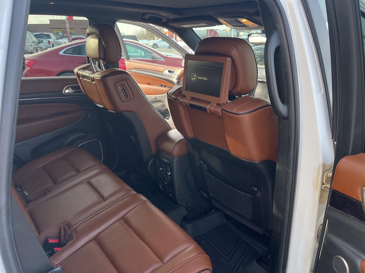 2017 Jeep Grand Cherokee Summit 4x4 HEMI V8 *NAVI *SUNROOF *LTHR *TOW Photo