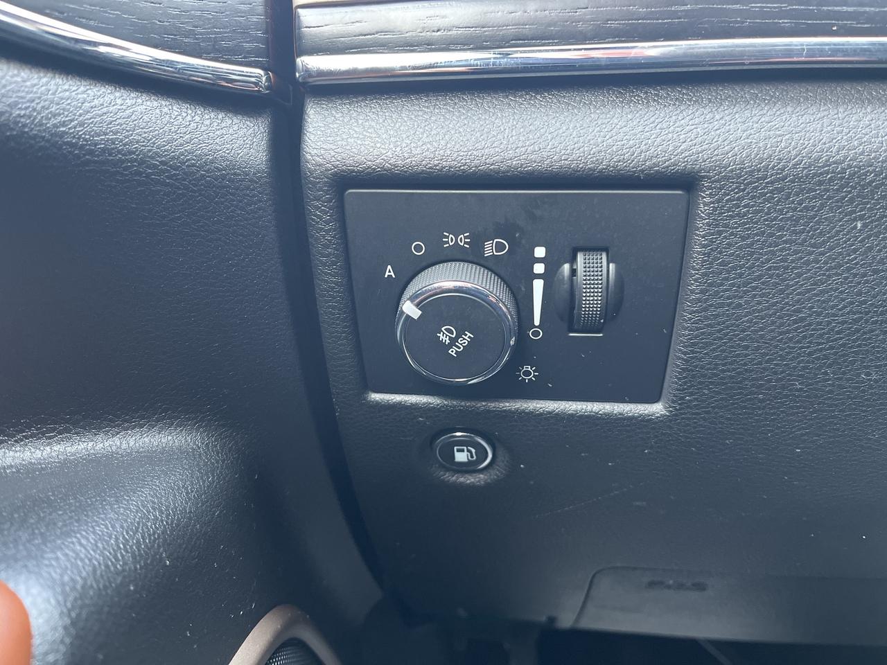 2017 Jeep Grand Cherokee Summit 4x4 HEMI V8 *NAVI *SUNROOF *LTHR *TOW Photo