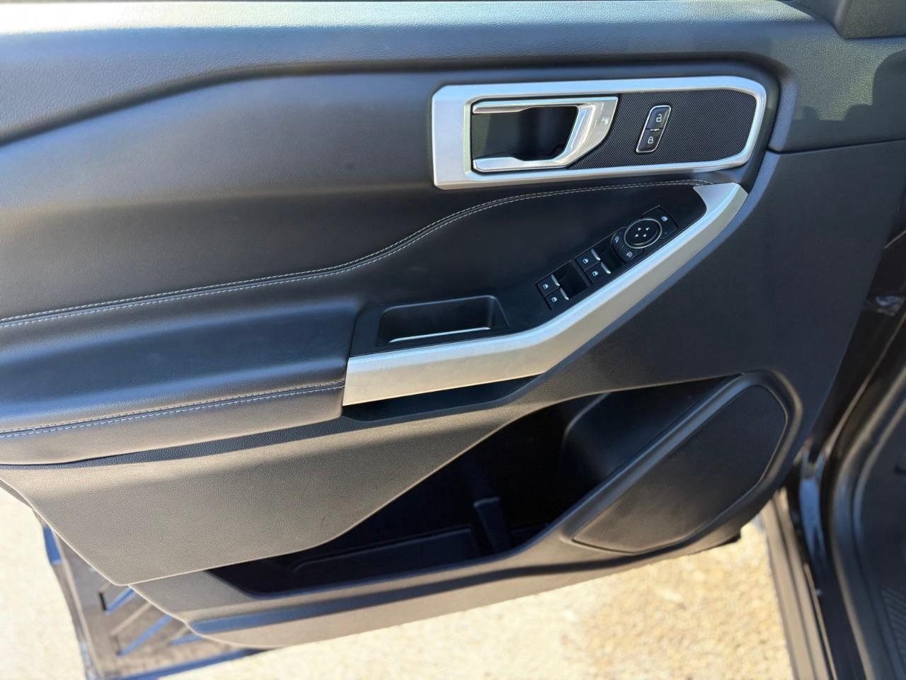 2021 Ford Explorer XLT 4DR 4X4 Photo