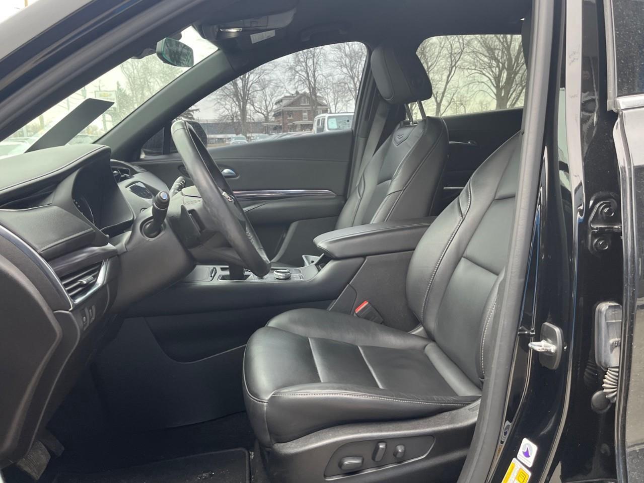 2022 Cadillac XT4 Luxury One owner trade! Photo