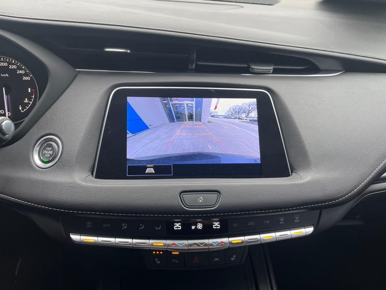 2022 Cadillac XT4 Luxury One owner trade! Photo