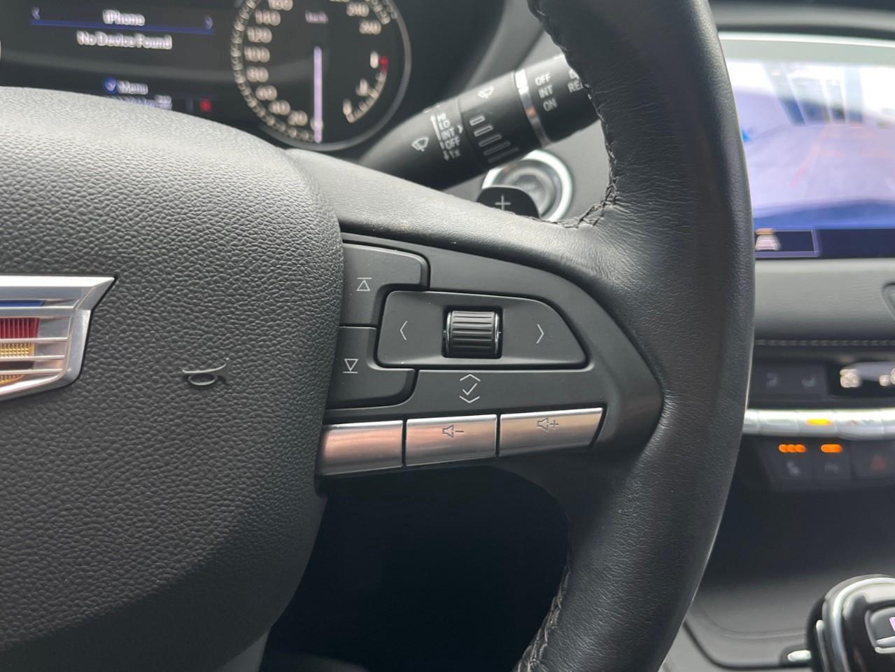 2022 Cadillac XT4 Luxury One owner trade! Photo