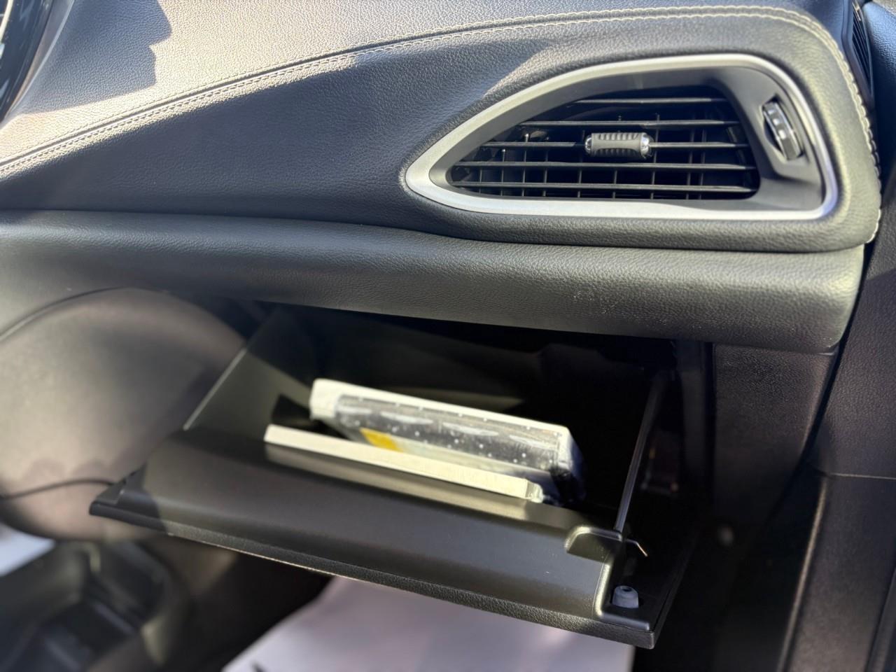 2022 Chrysler Pacifica Touring L Front-Wheel Drive Passenger Van Photo