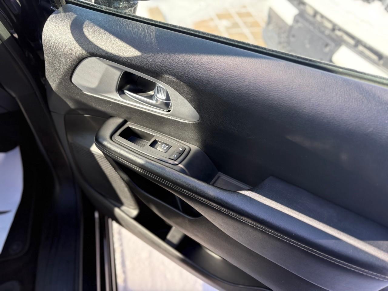 2022 Chrysler Pacifica Touring L Front-Wheel Drive Passenger Van Photo