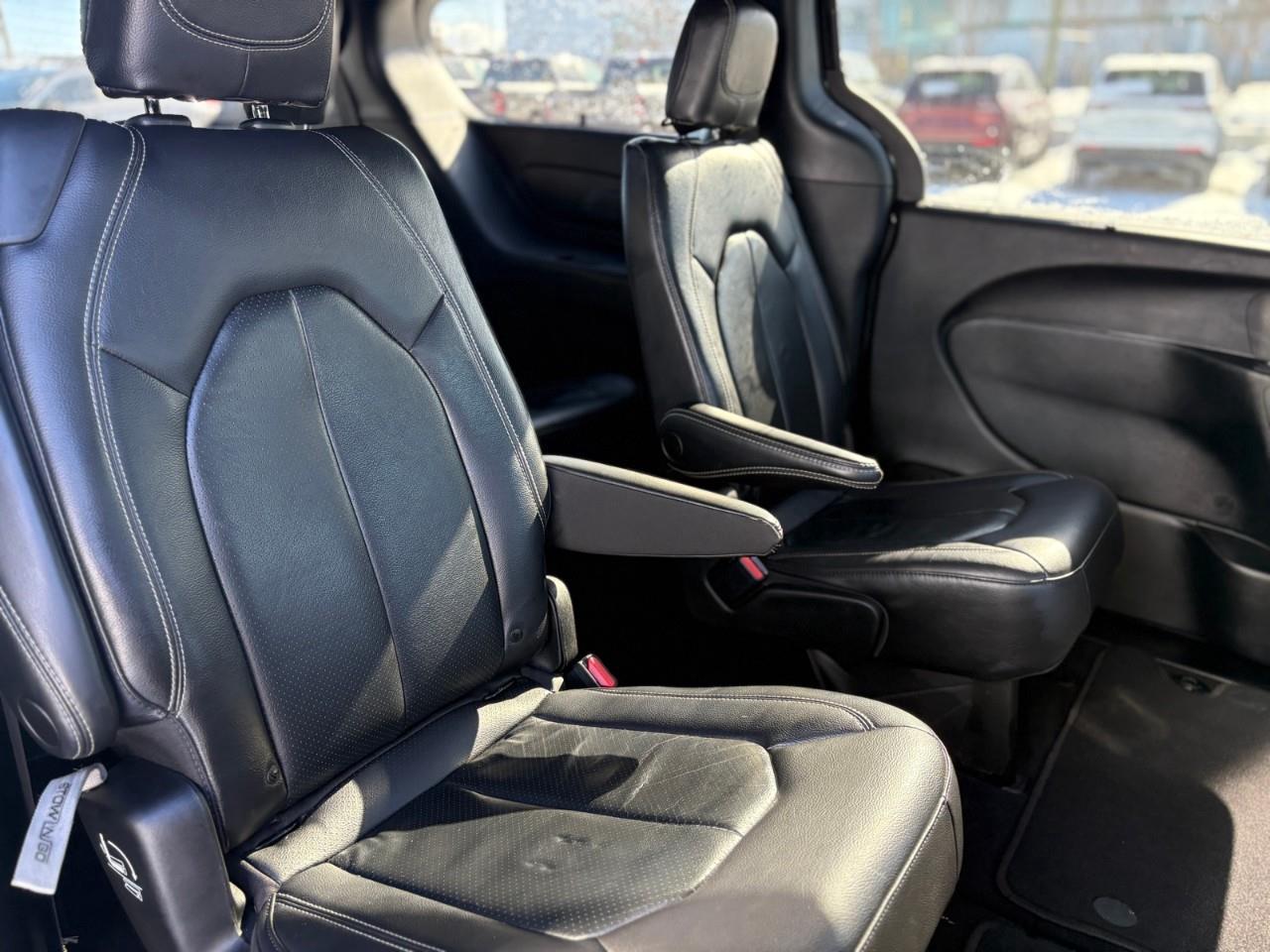 2022 Chrysler Pacifica Touring L Front-Wheel Drive Passenger Van Photo