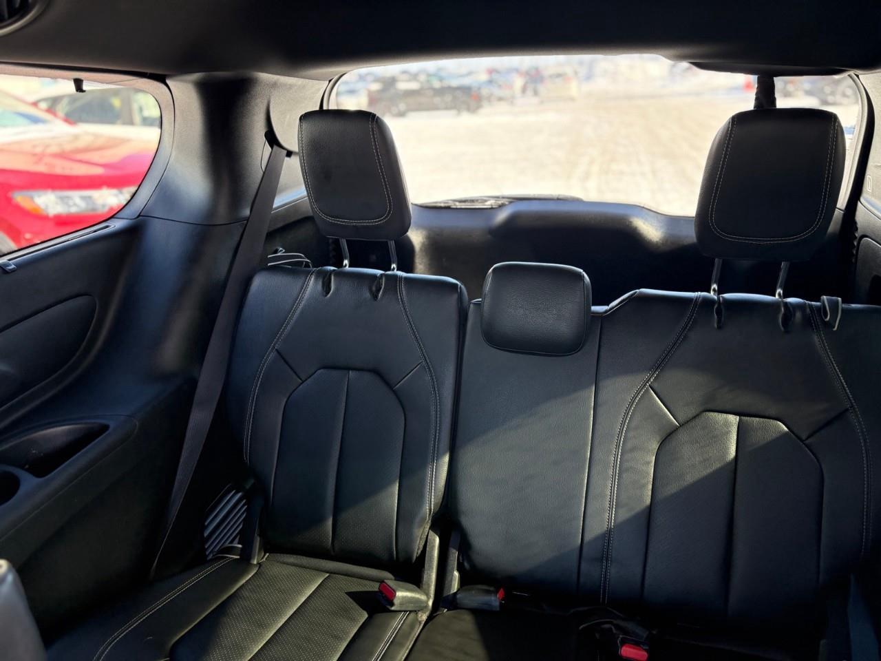 2022 Chrysler Pacifica Touring L Front-Wheel Drive Passenger Van Photo