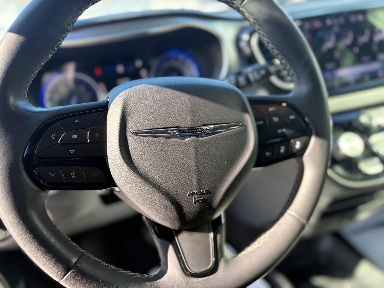 2022 Chrysler Pacifica Touring L Front-Wheel Drive Passenger Van Photo