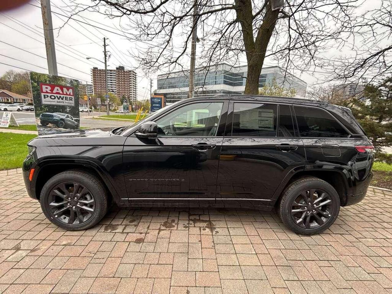 2026 Jeep Grand Cherokee Base 4dr 4x4 Photo