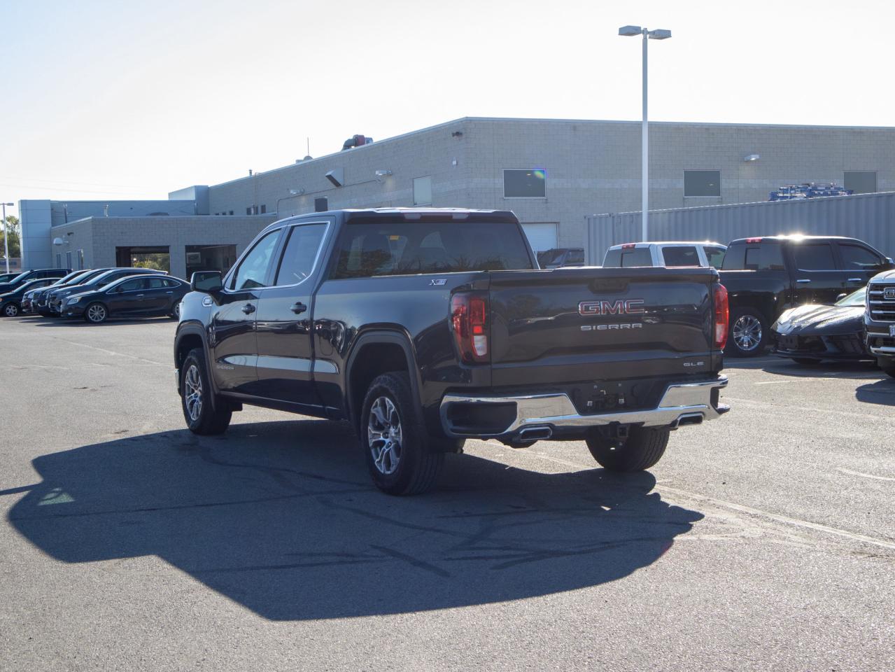 2023 GMC Sierra 1500 4WD Crew Cab 157  SLE Photo