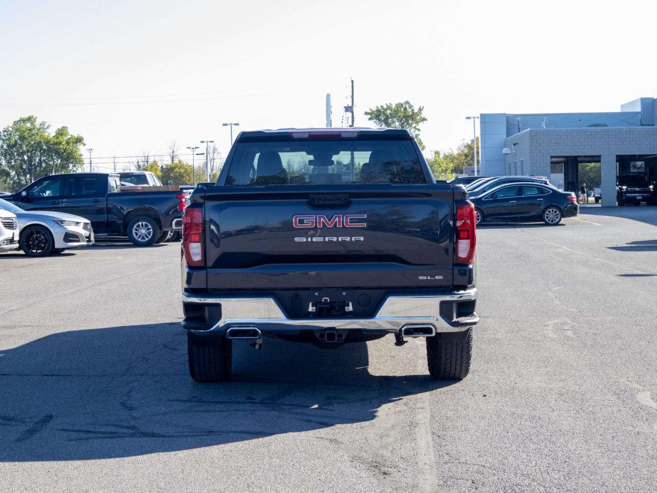 2023 GMC Sierra 1500 4WD Crew Cab 157  SLE Photo