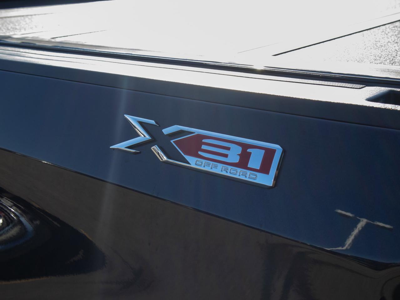 2023 GMC Sierra 1500 4WD Crew Cab 157  SLE Photo