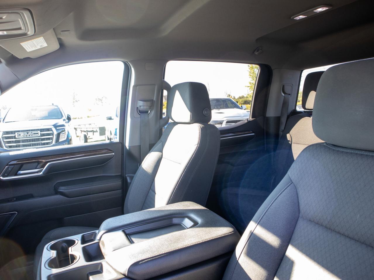 2023 GMC Sierra 1500 4WD Crew Cab 157  SLE Photo