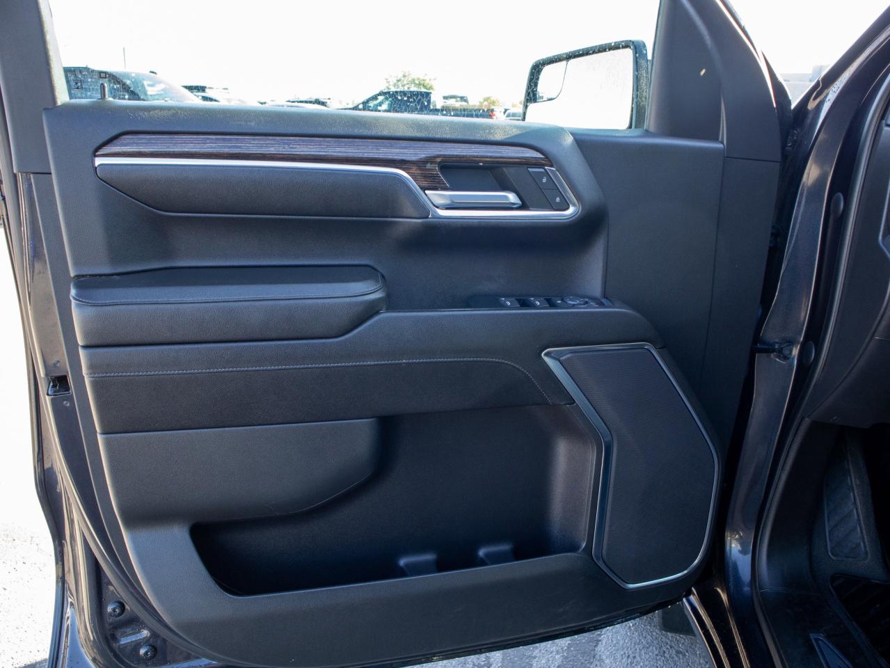 2023 GMC Sierra 1500 4WD Crew Cab 157  SLE Photo