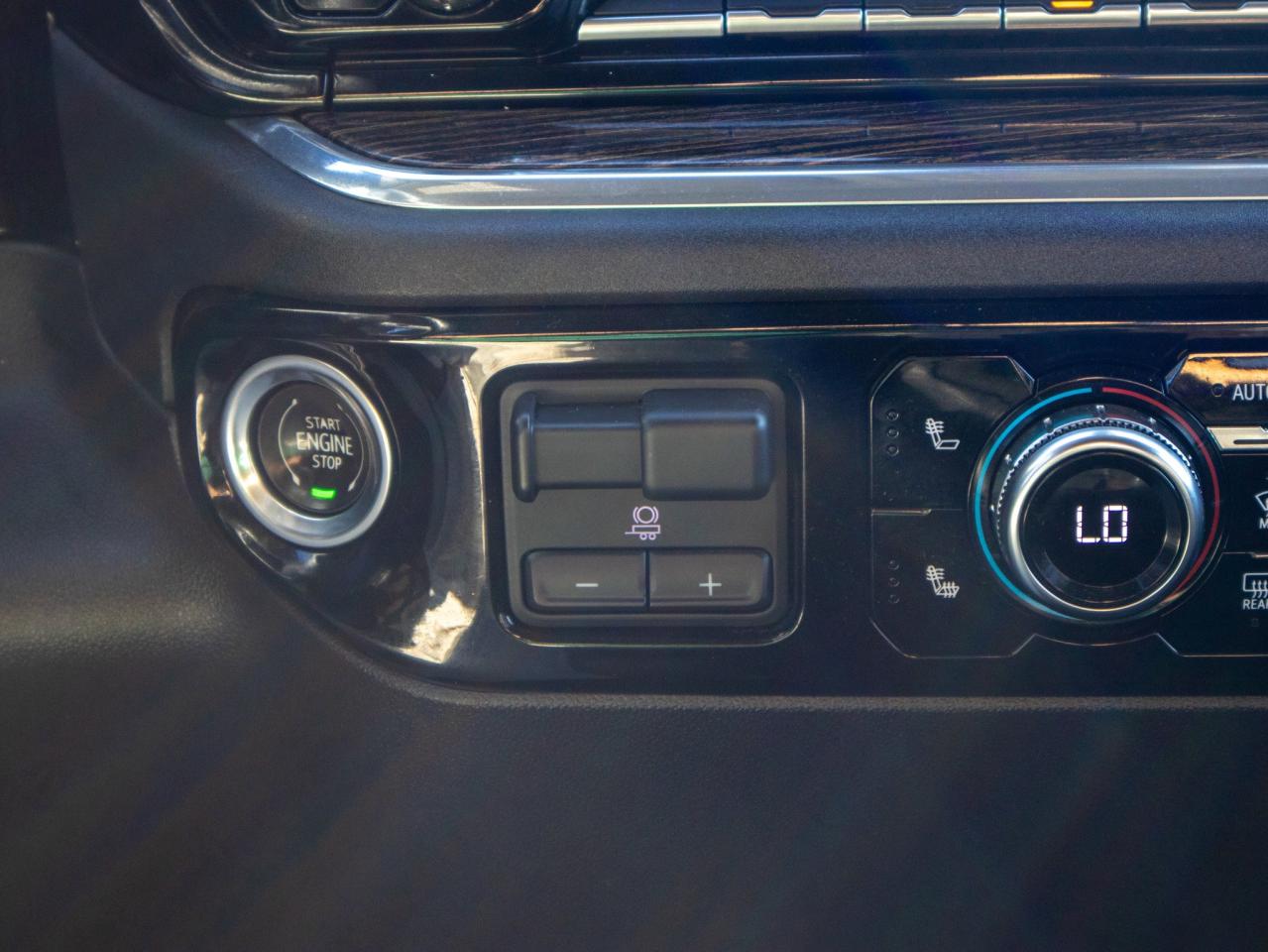 2023 GMC Sierra 1500 4WD Crew Cab 157  SLE Photo