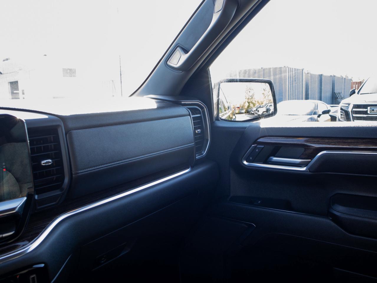 2023 GMC Sierra 1500 4WD Crew Cab 157  SLE Photo