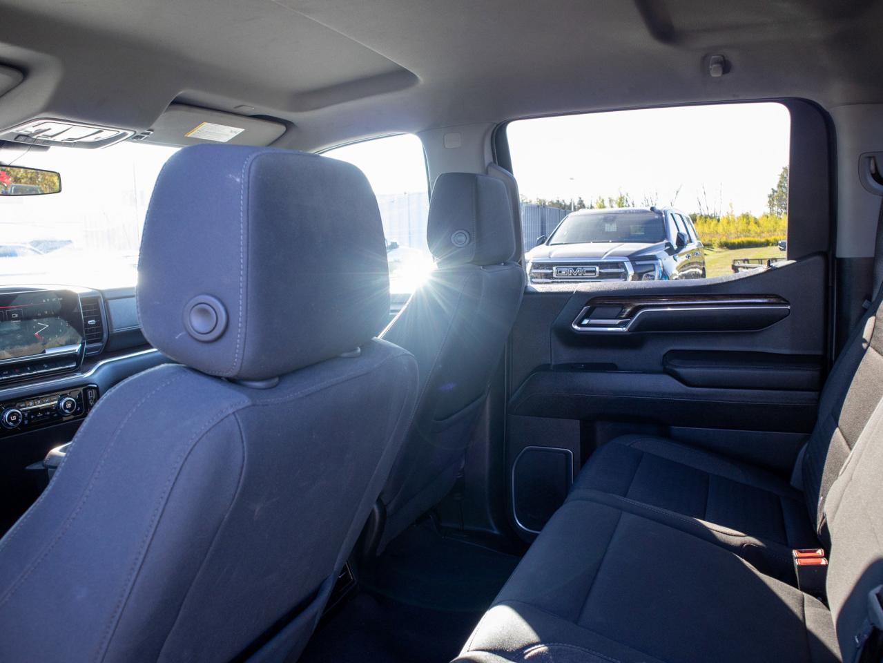 2023 GMC Sierra 1500 4WD Crew Cab 157  SLE Photo