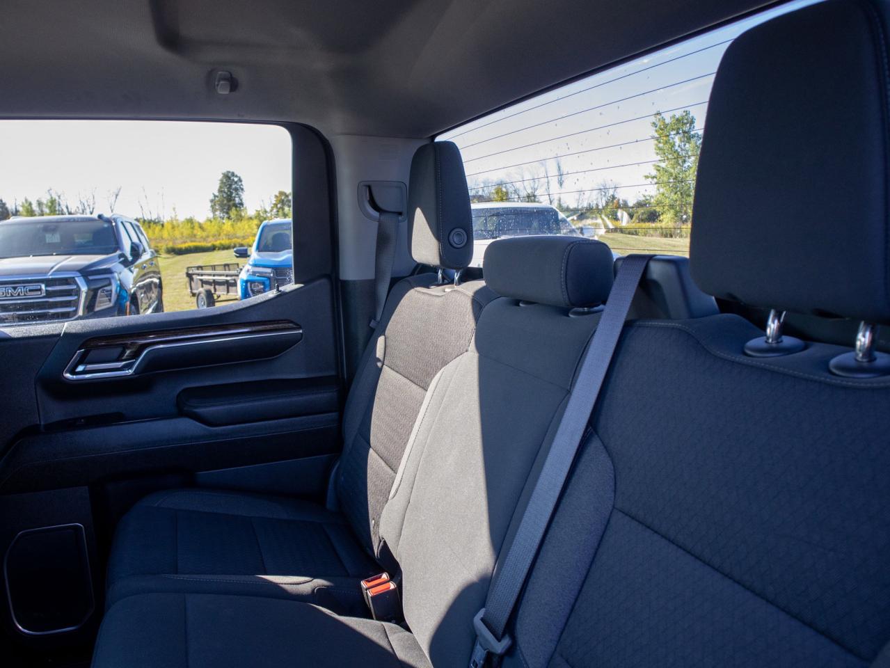 2023 GMC Sierra 1500 4WD Crew Cab 157  SLE Photo