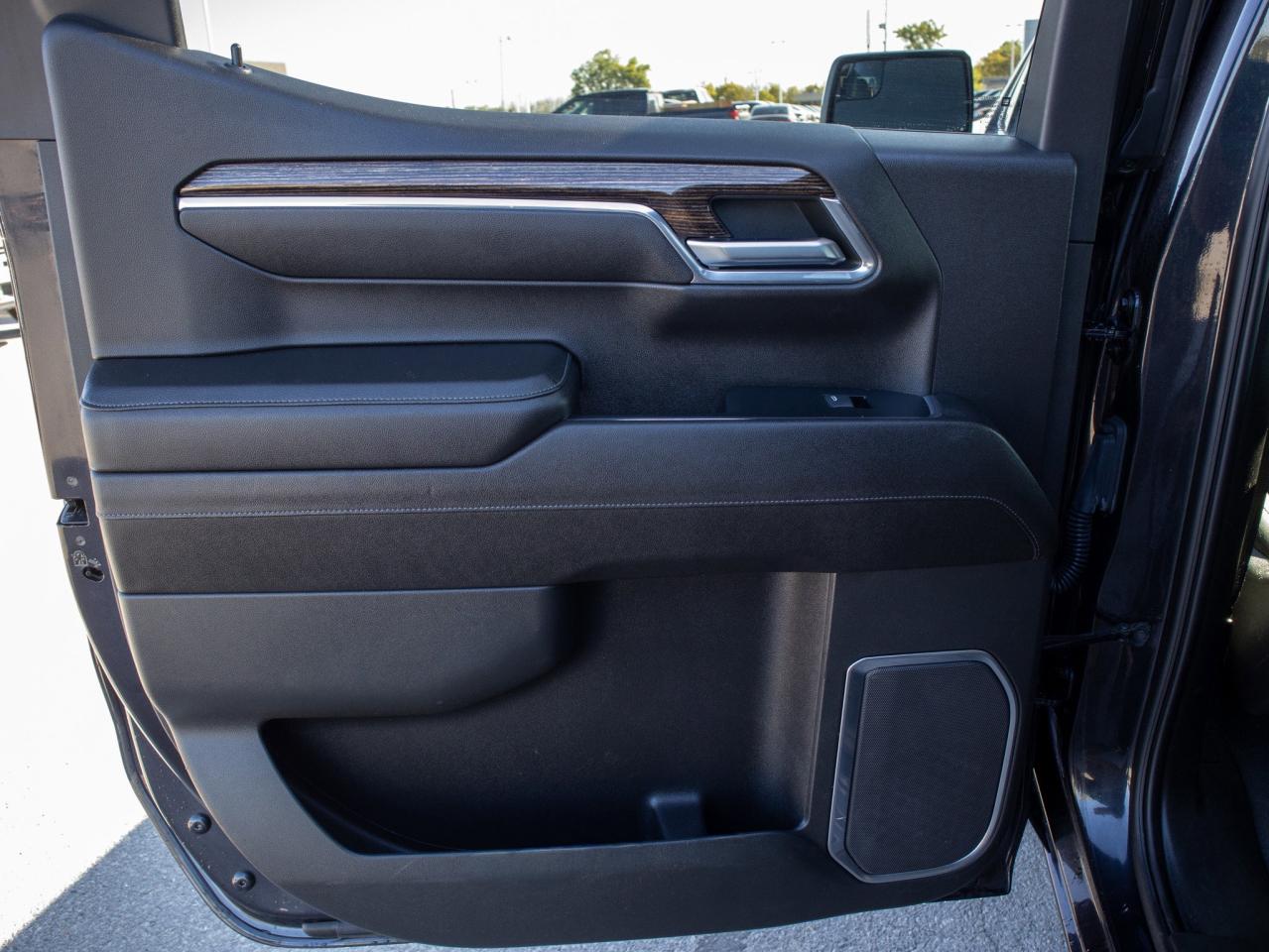 2023 GMC Sierra 1500 4WD Crew Cab 157  SLE Photo