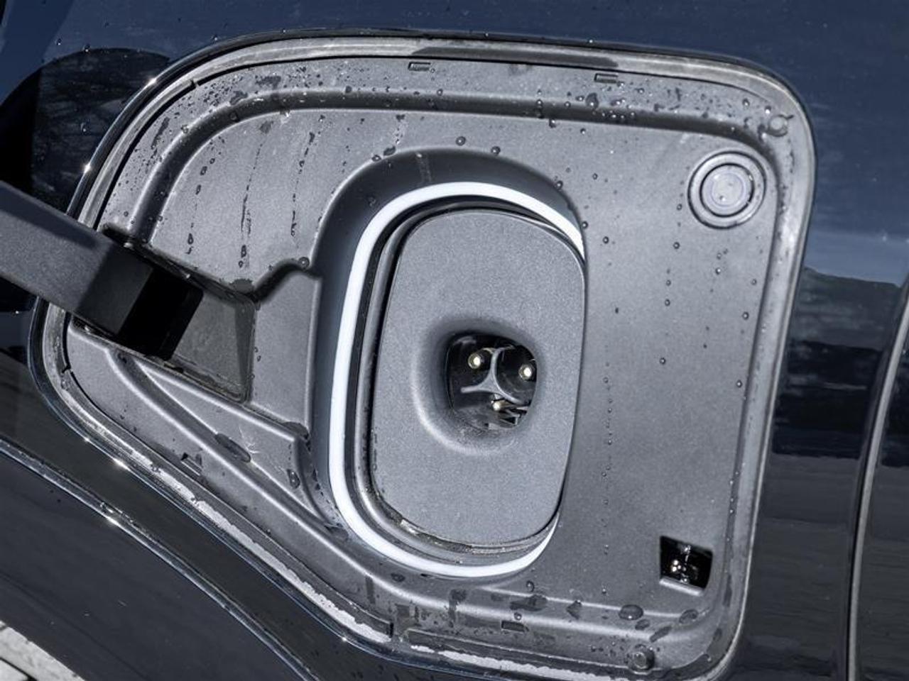 2026 Cadillac OPTIQ Premium Luxury 4dr Photo4