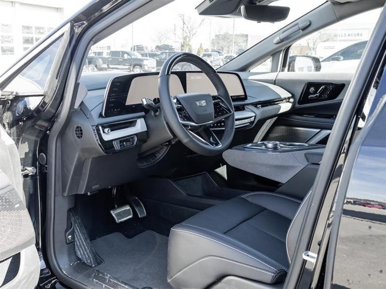 2026 Cadillac OPTIQ Premium Luxury 4dr Photo