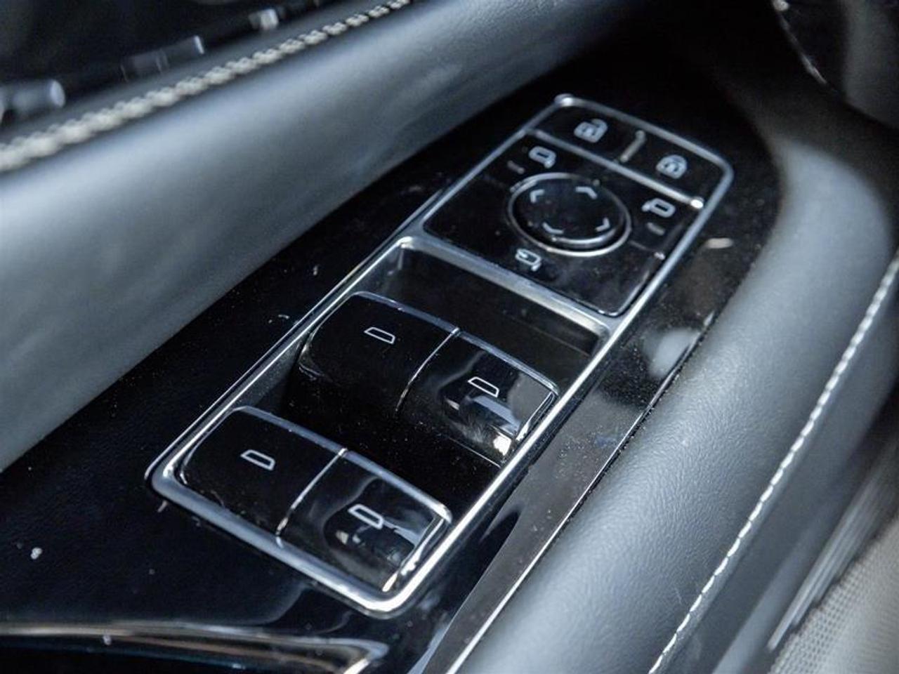 2026 Cadillac OPTIQ Premium Luxury 4dr Photo