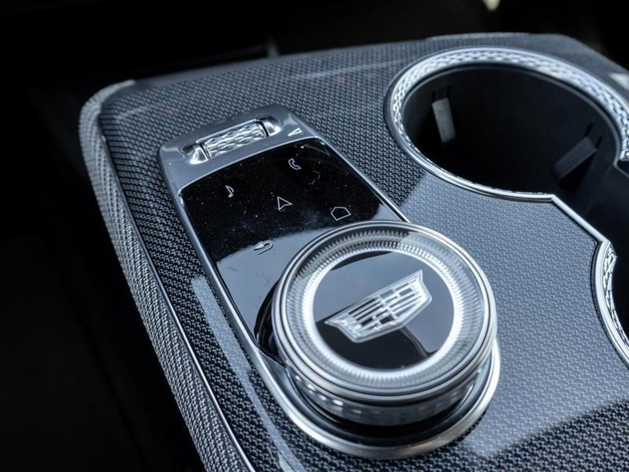 2026 Cadillac OPTIQ Premium Luxury 4dr Photo