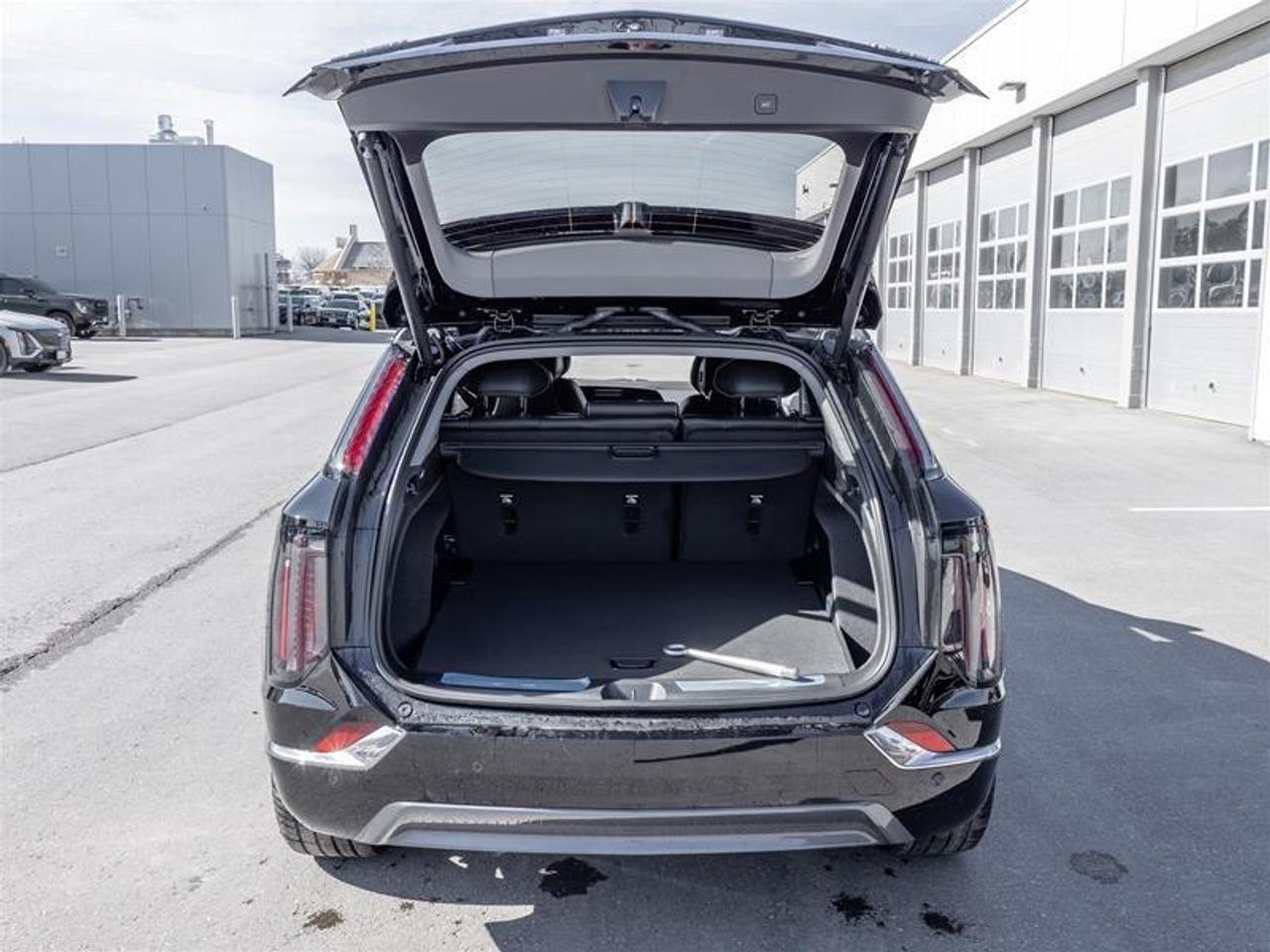 2026 Cadillac OPTIQ Premium Luxury 4dr Photo